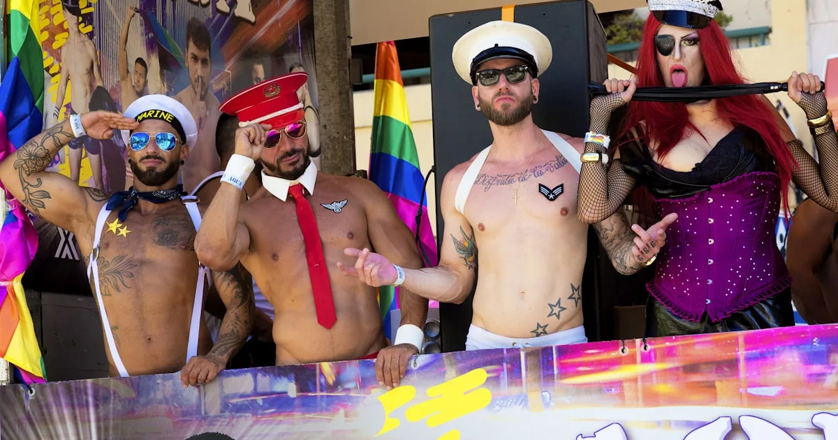 CAM4 Gay Section — History and Platform Context